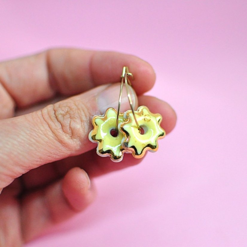 Flower power - různé barvy - Barva: fialová/platina