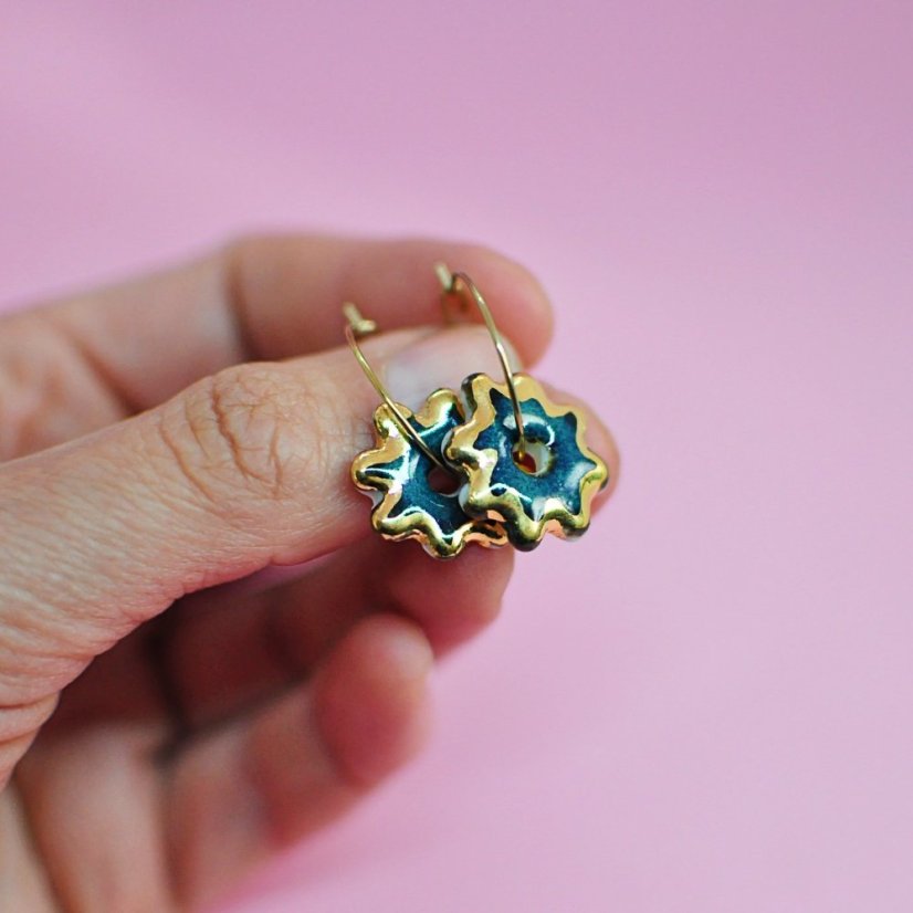 Flower power - různé barvy - Barva: fialová/platina