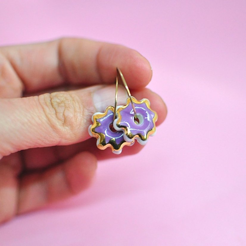 Flower power - různé barvy - Barva: fialová/platina