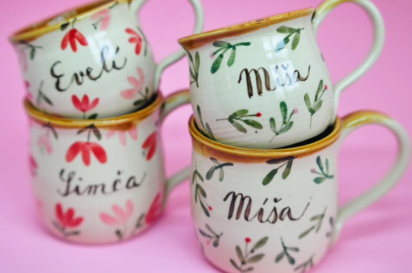 Hrneček se nápisem na přání