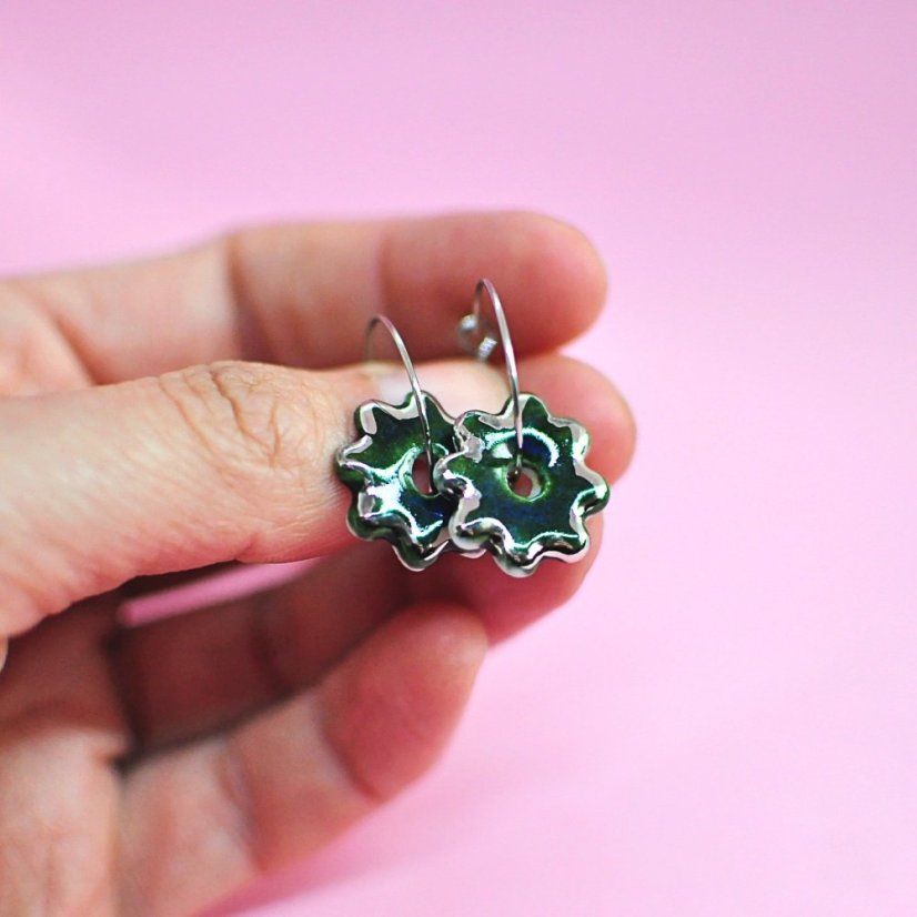 Flower power - různé barvy - Barva: fialová/platina