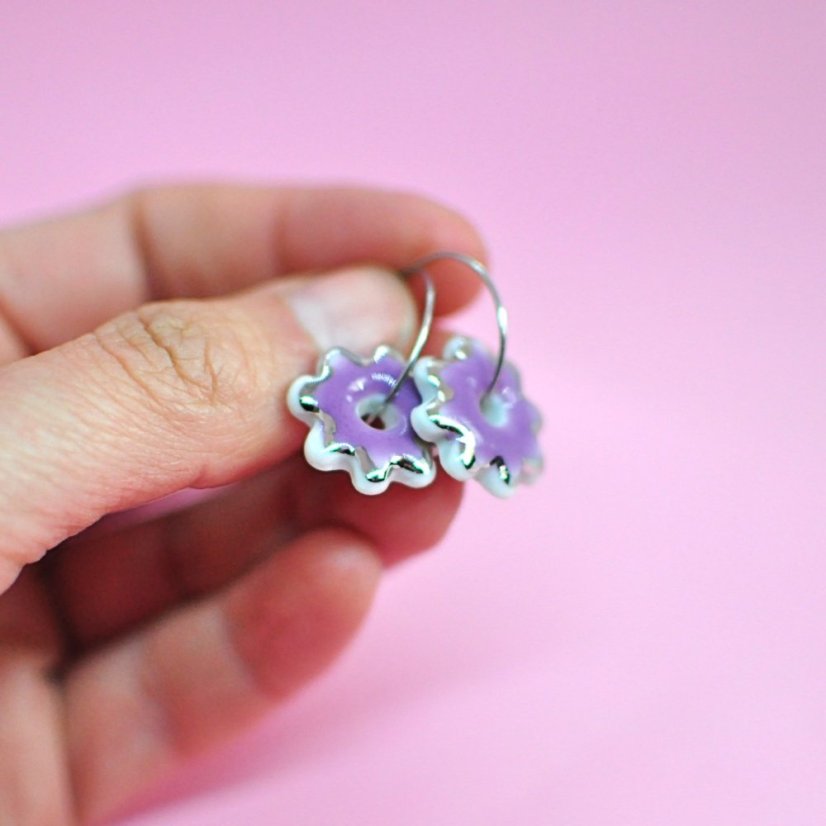 Flower power - různé barvy - Barva: fialová/platina