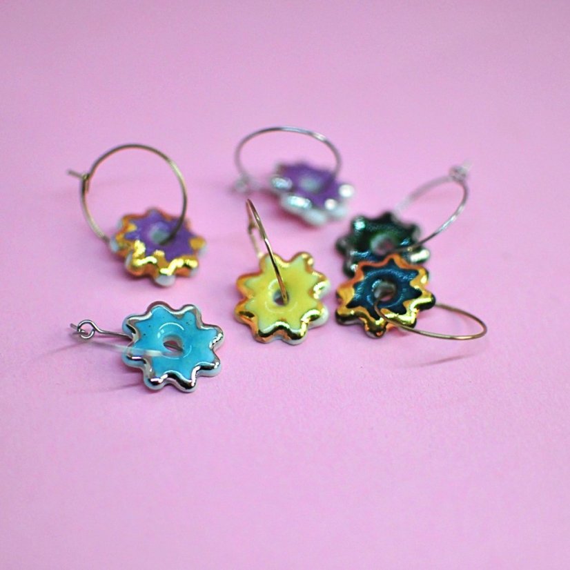 Flower power - různé barvy - Barva: fialová/platina