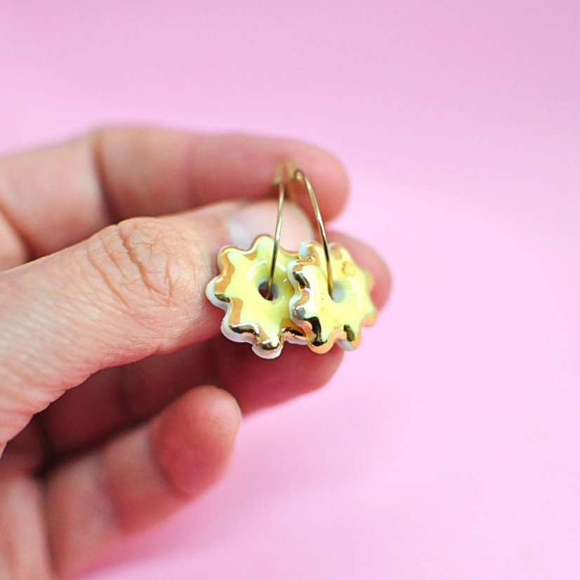 Flower power - různé barvy - Barva: fialová/platina