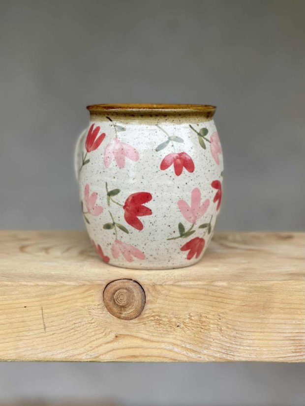 Hrneček se nápisem na přání