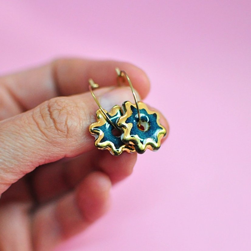 Flower power - různé barvy - Barva: fialová/platina