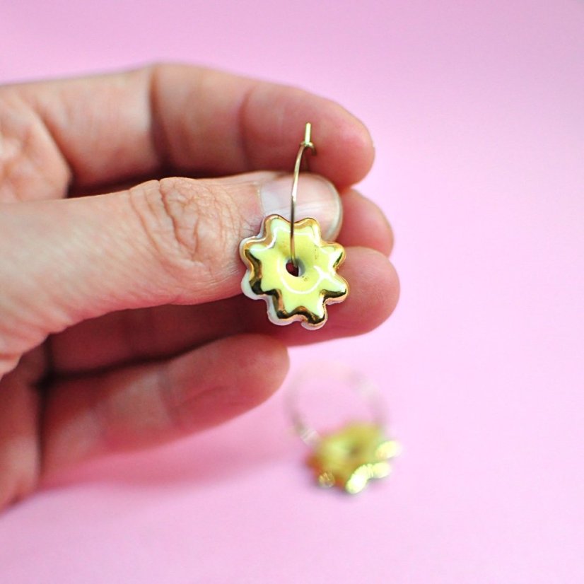 Flower power - různé barvy - Barva: fialová/platina