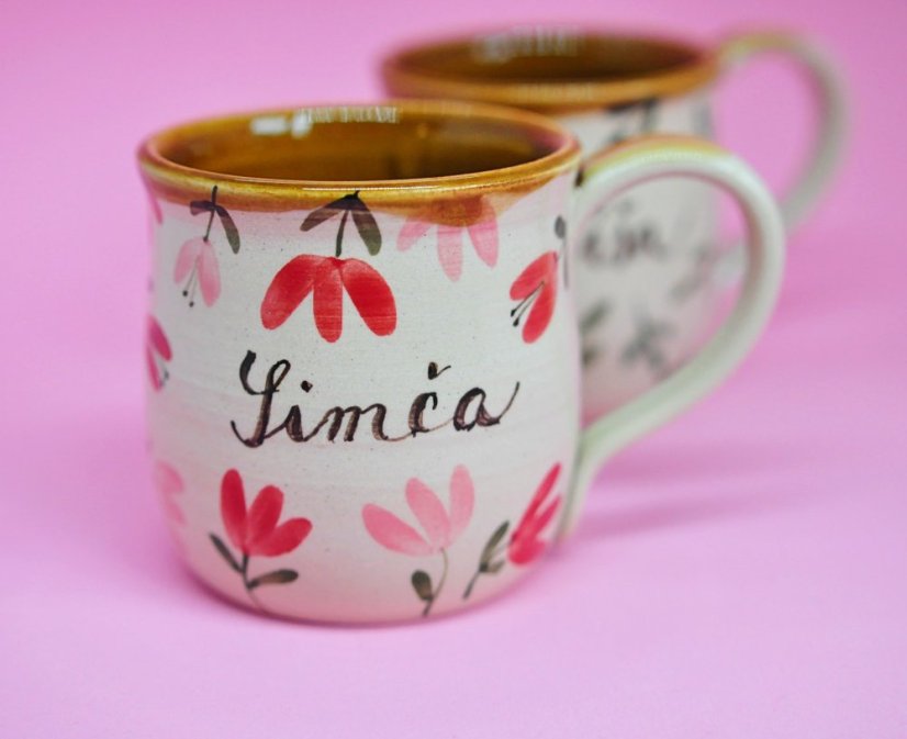 Hrneček se nápisem na přání
