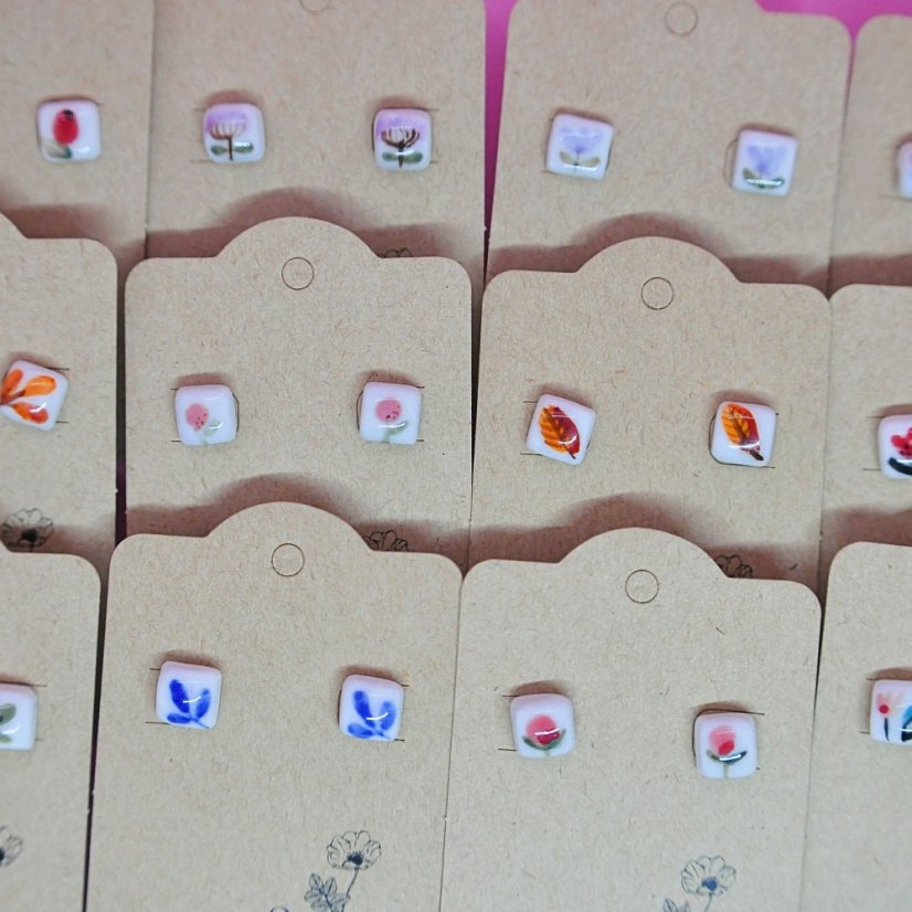 Malované čtverečky - různé vzory - Barva: řebříček