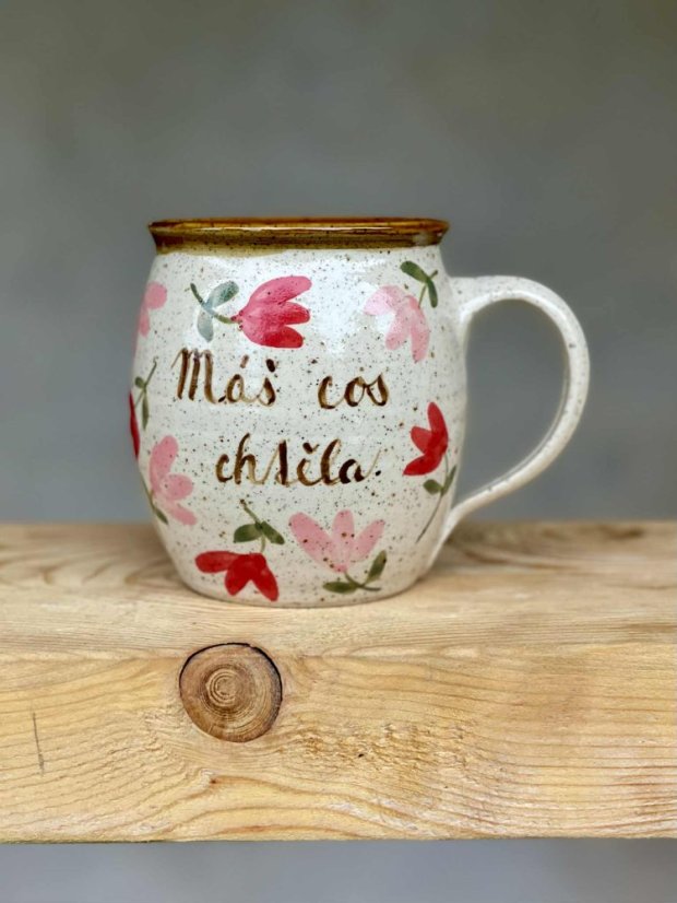 Hrneček se nápisem na přání